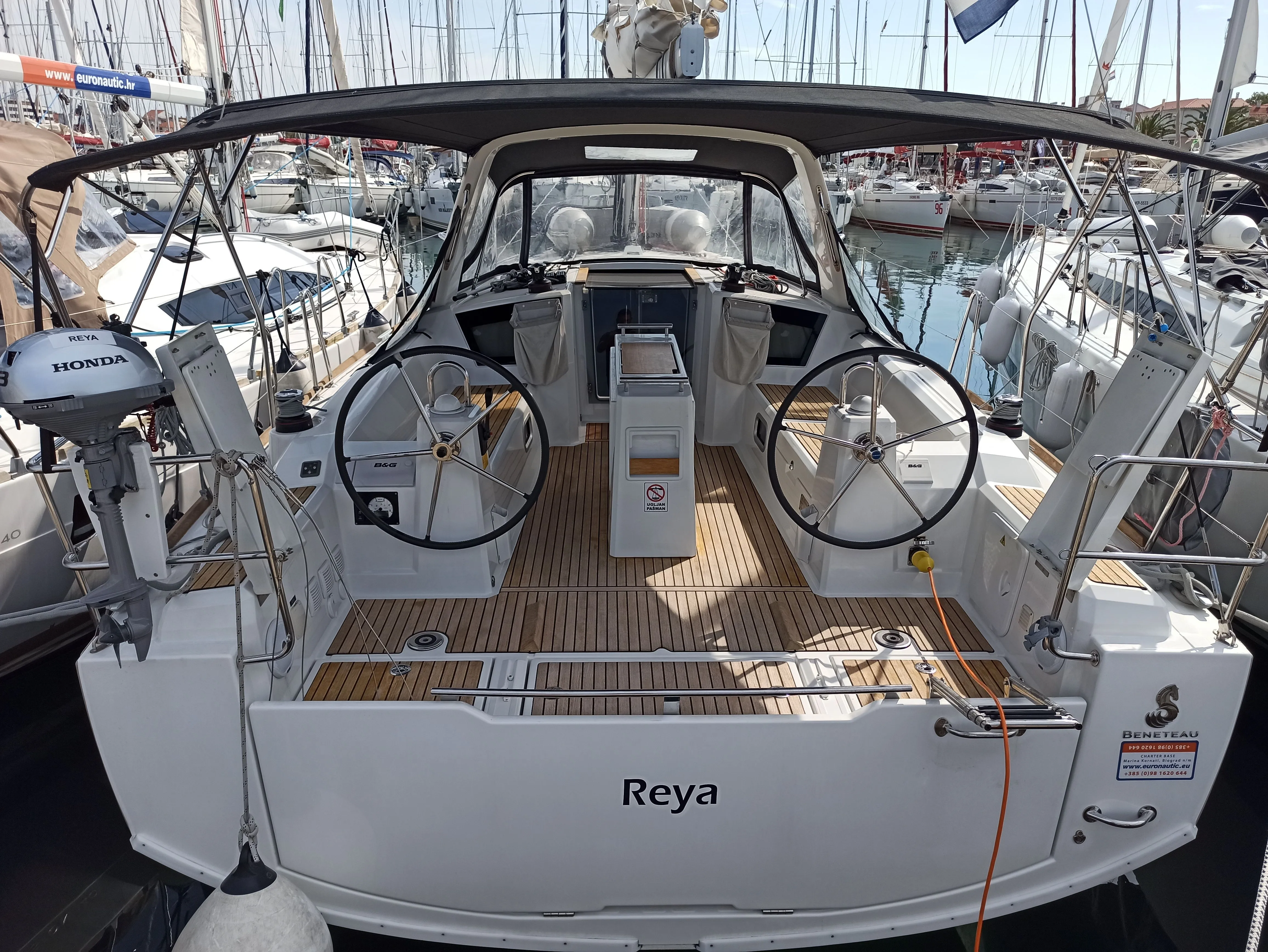 Reya Charterboot - 3