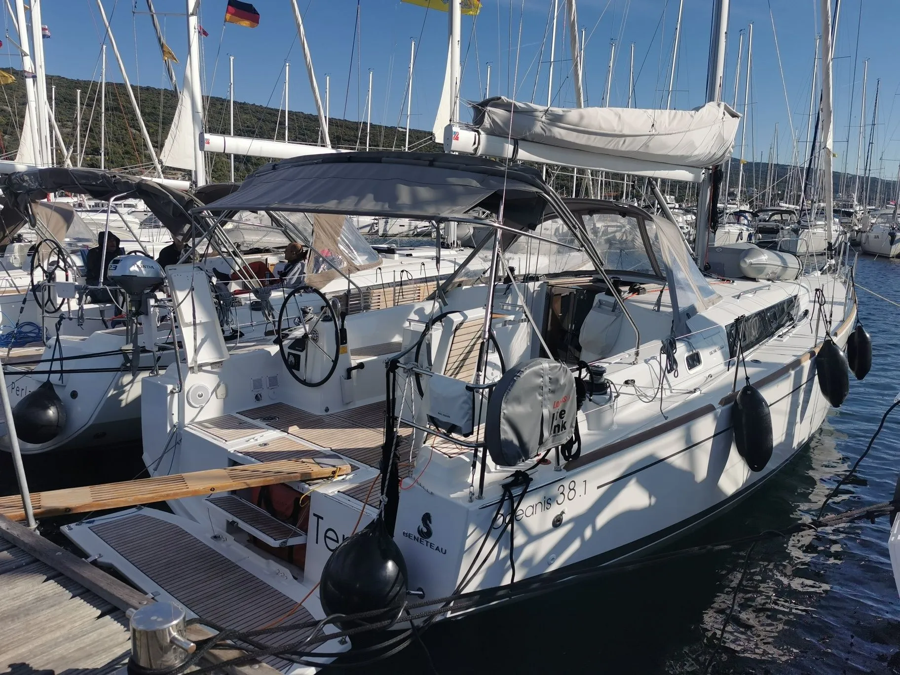 Tena Charter Boat - 4