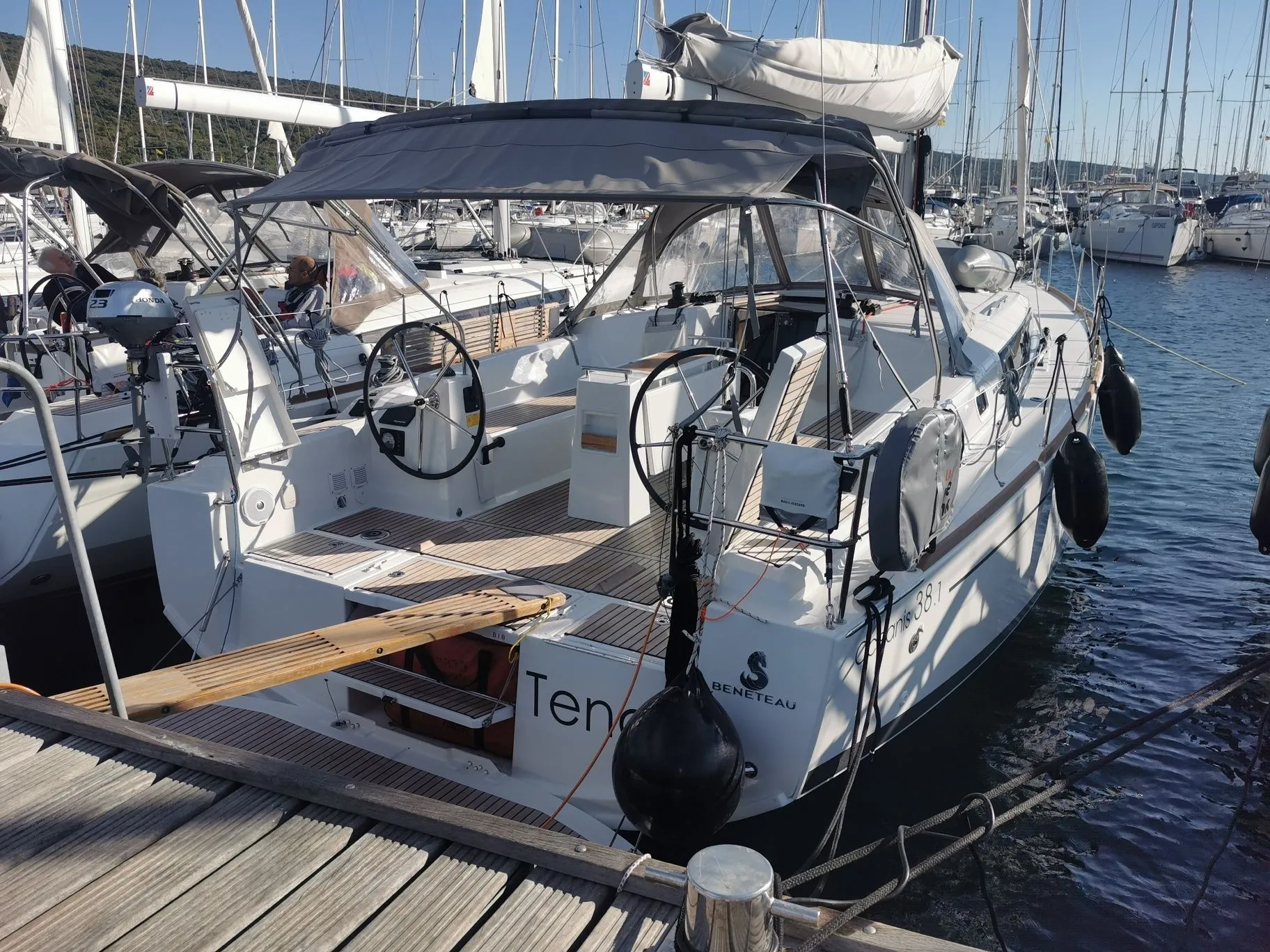 Tena Charter Boat - 5