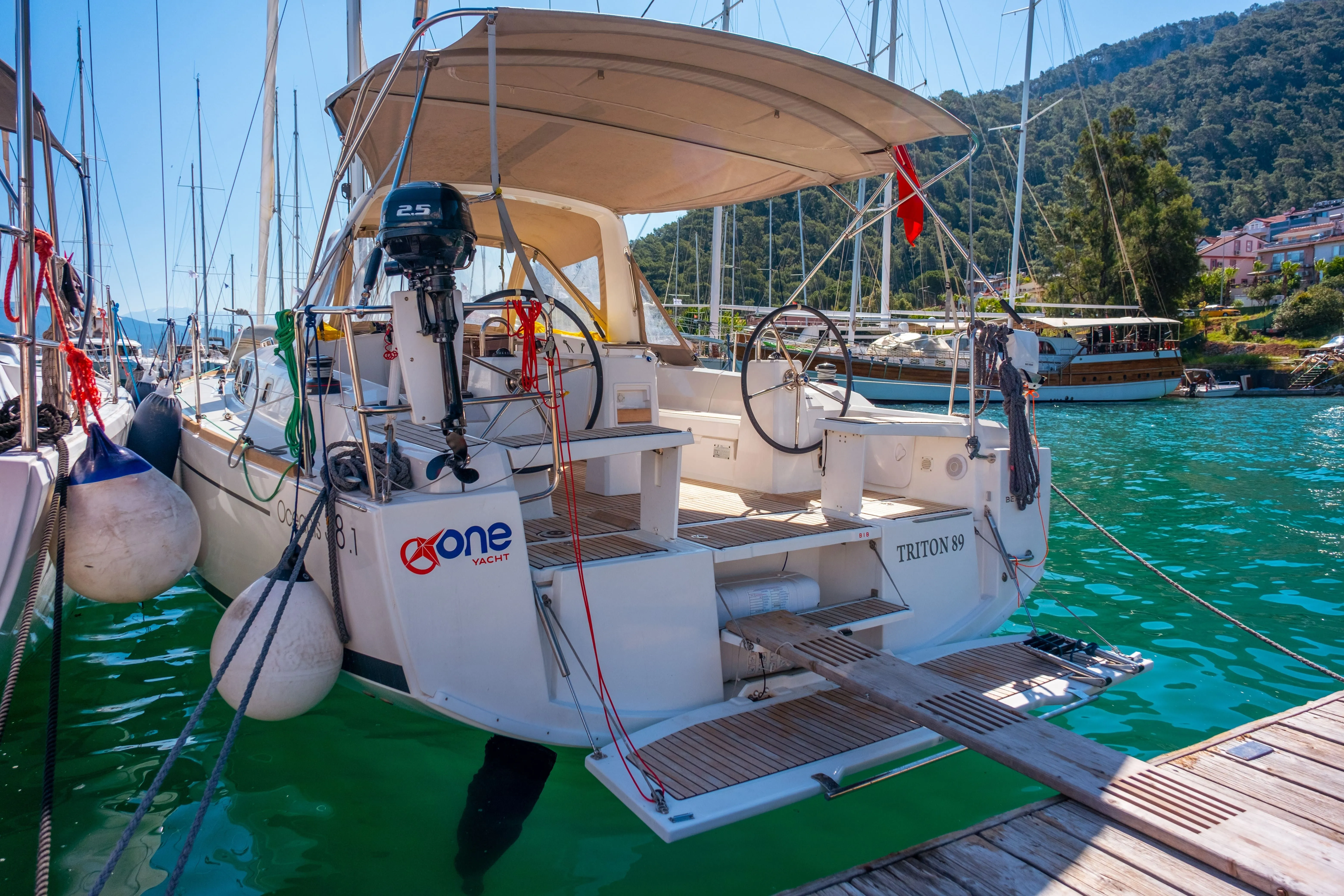 Boot - Charter a 11.13m Beneteau Oceanis 38.1 in Fethiye