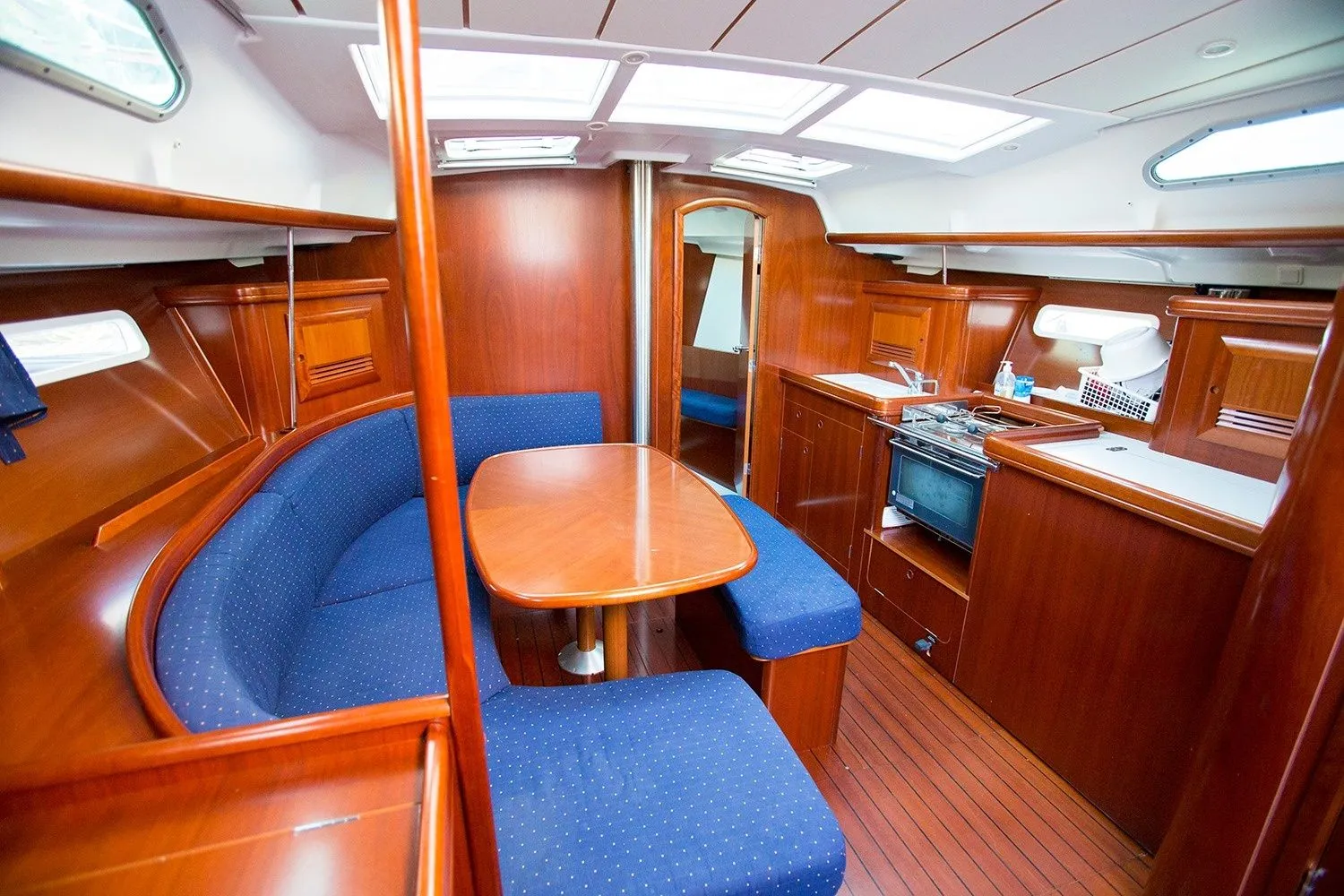 Rent a 11.98m Boat in Gustavsberg