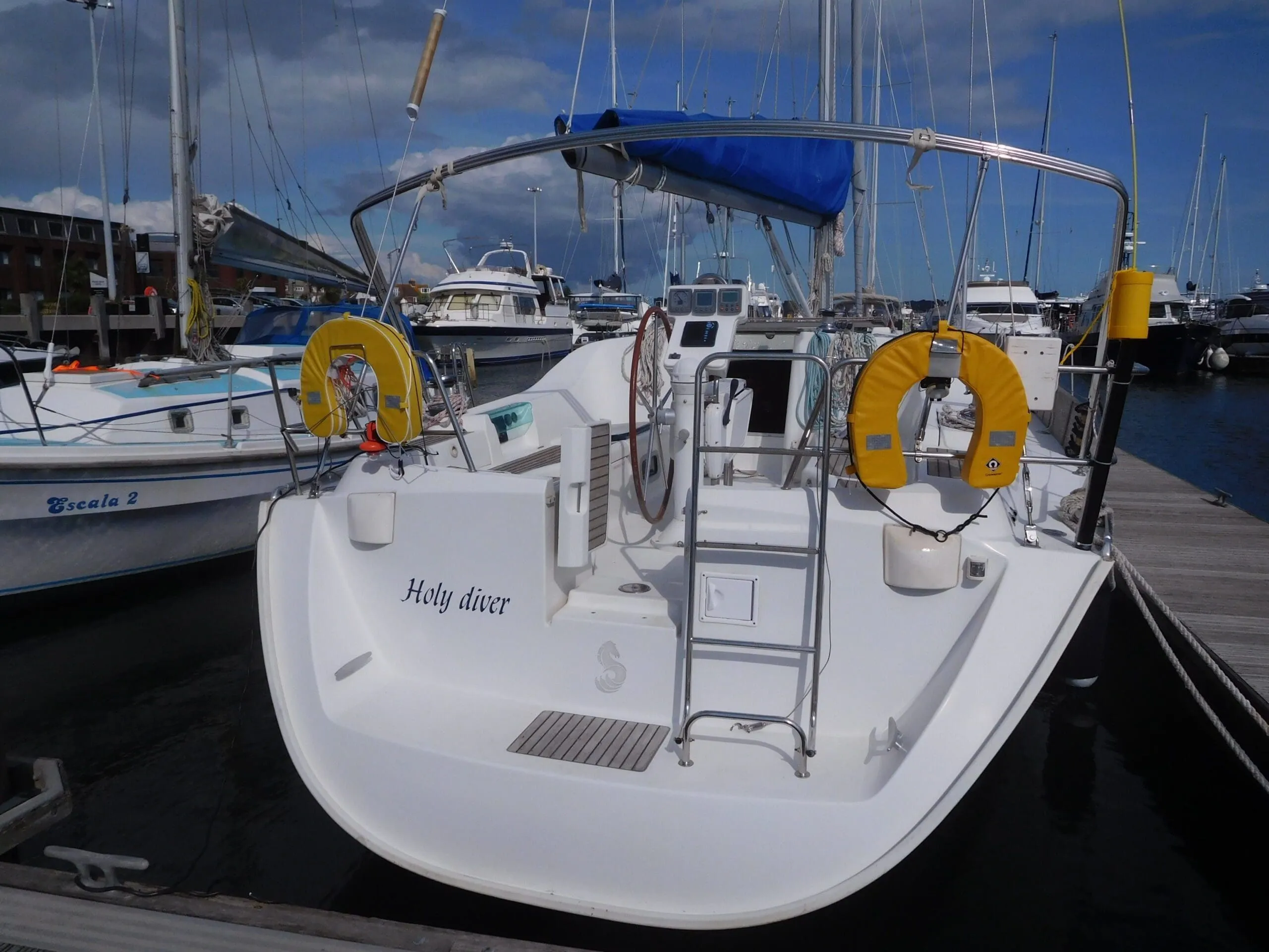 Charter a 11.94m Beneteau Oceanis 393 Sailing Yacht in Poole