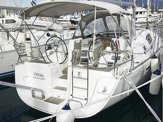 Fryda Charter Boat