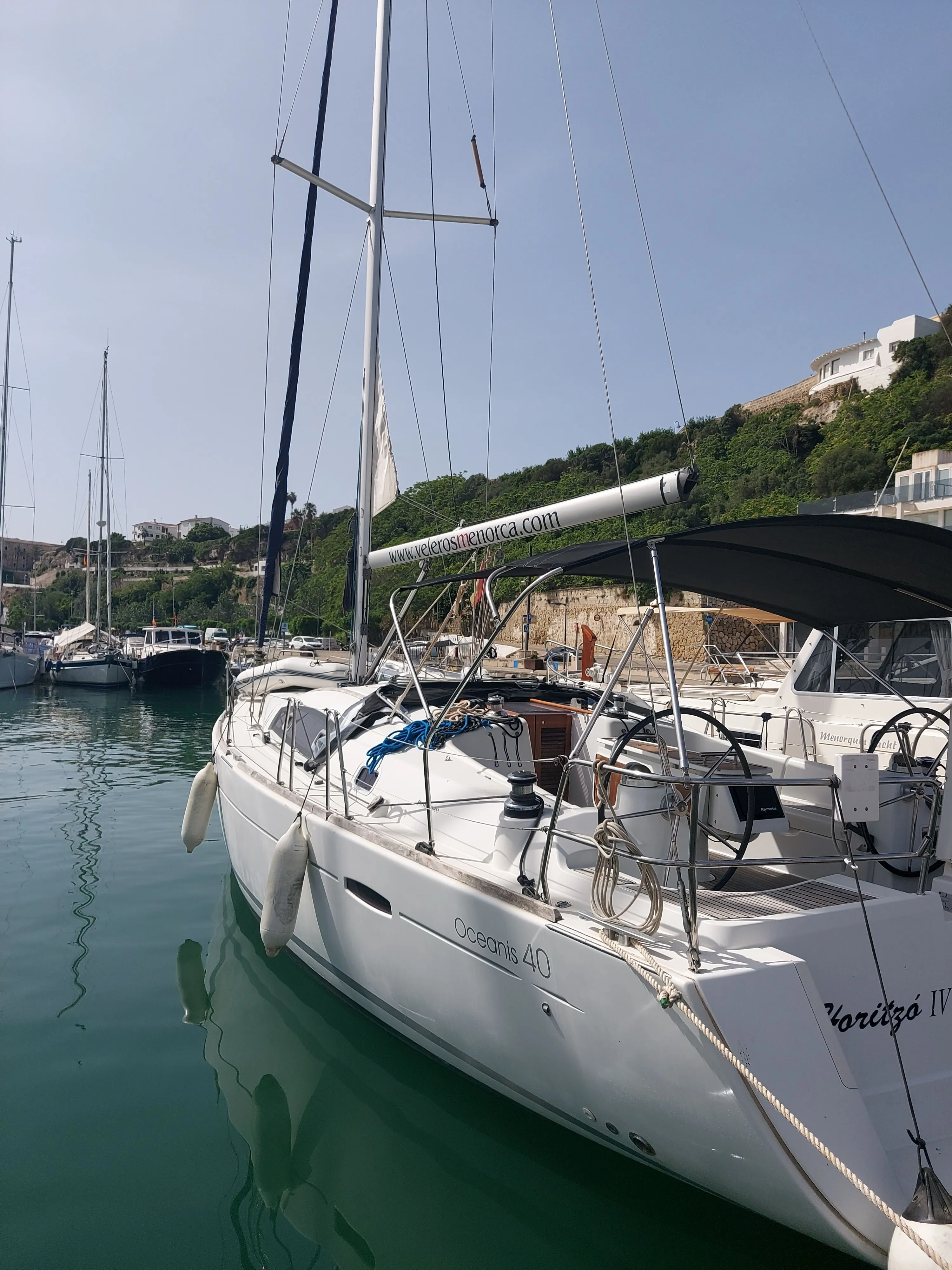 Horitzo 4 Charter Boat