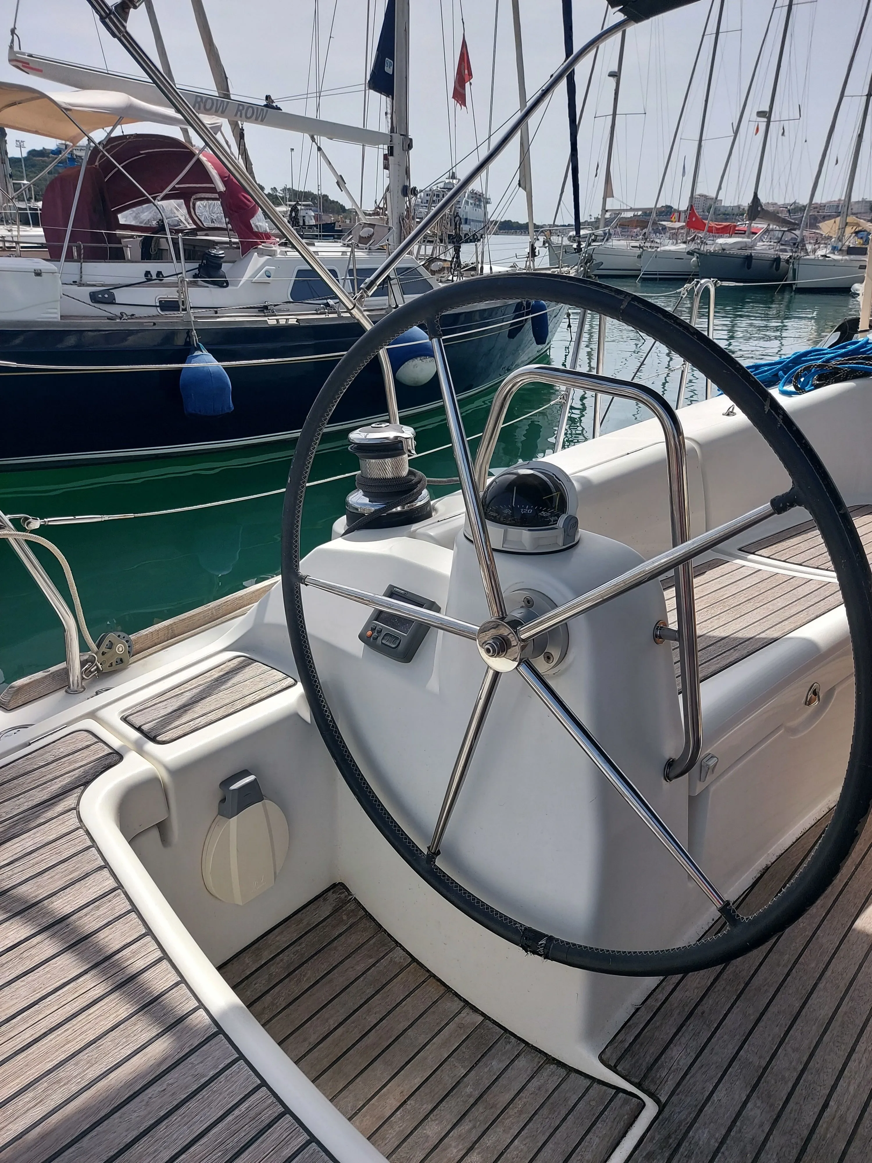 Horitzo 4 Charter Boat