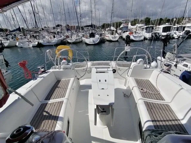 Rent a 12.15m 3 Cabin Sailing Yacht in Quiberon