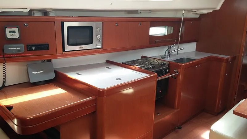 12.17m Elefsina 3 Cabin Sailing Yacht Hire