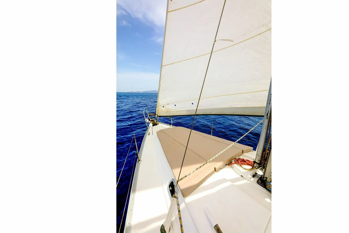 Rent a 12m Beneteau Oceanis 400 Sailing Yacht in Parikia
