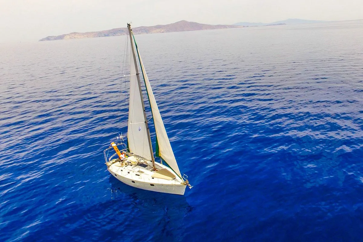 Rent a 12m Beneteau Oceanis 400 Sailing Yacht in Parikia