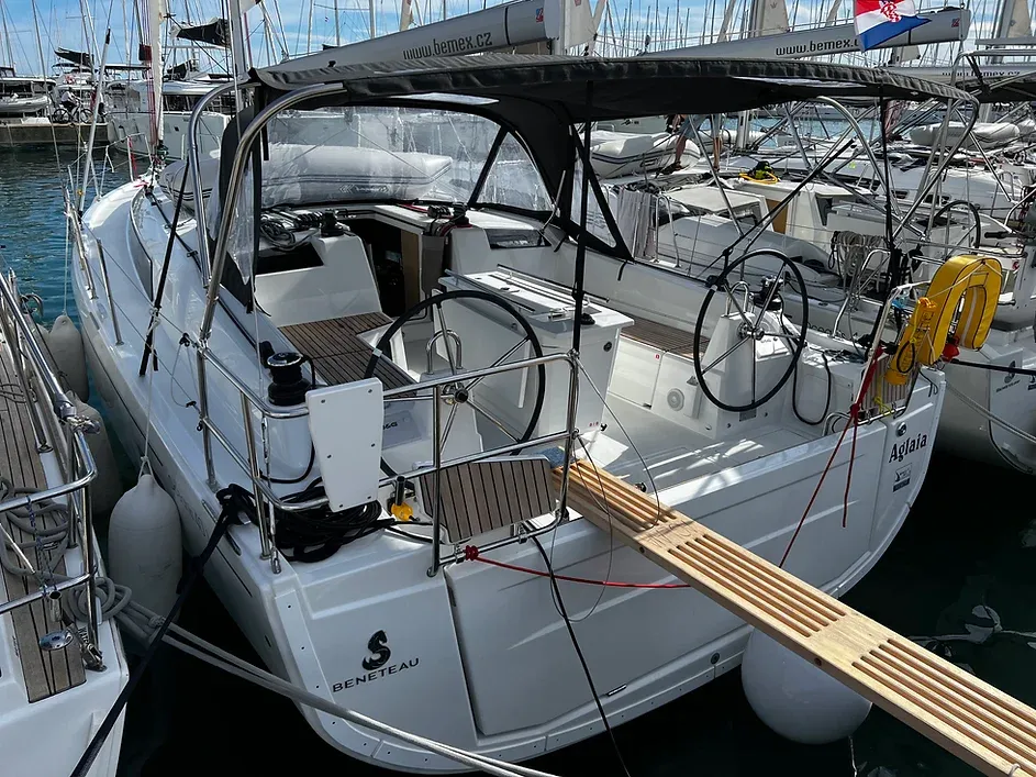 Aglaia Charter Boat - 5