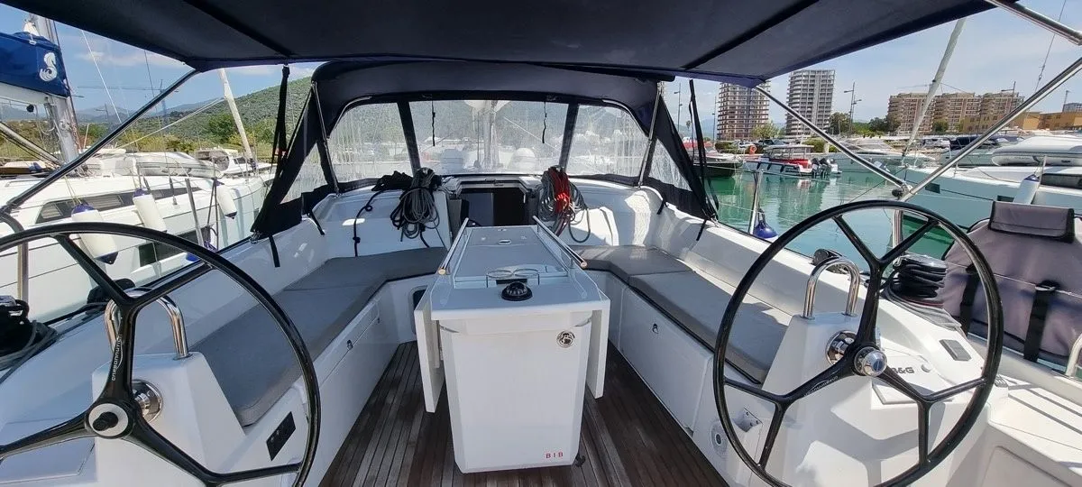 Aries Charter Boat