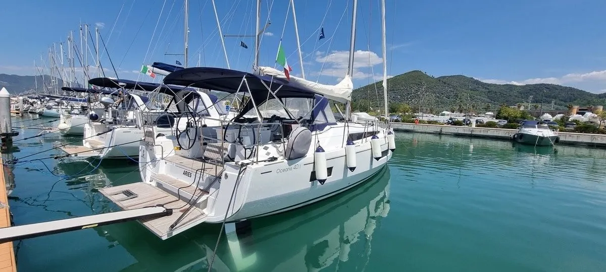Explore Salerno on a 12.43m Rental Boat