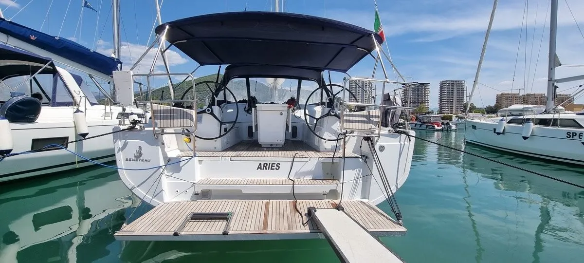 Explore Salerno on a 12.43m Rental Boat