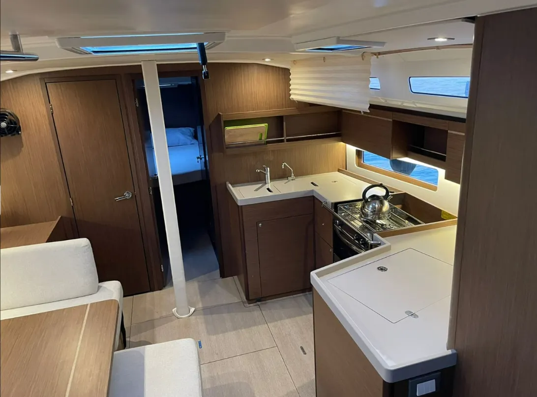 Aurora Charter Boat