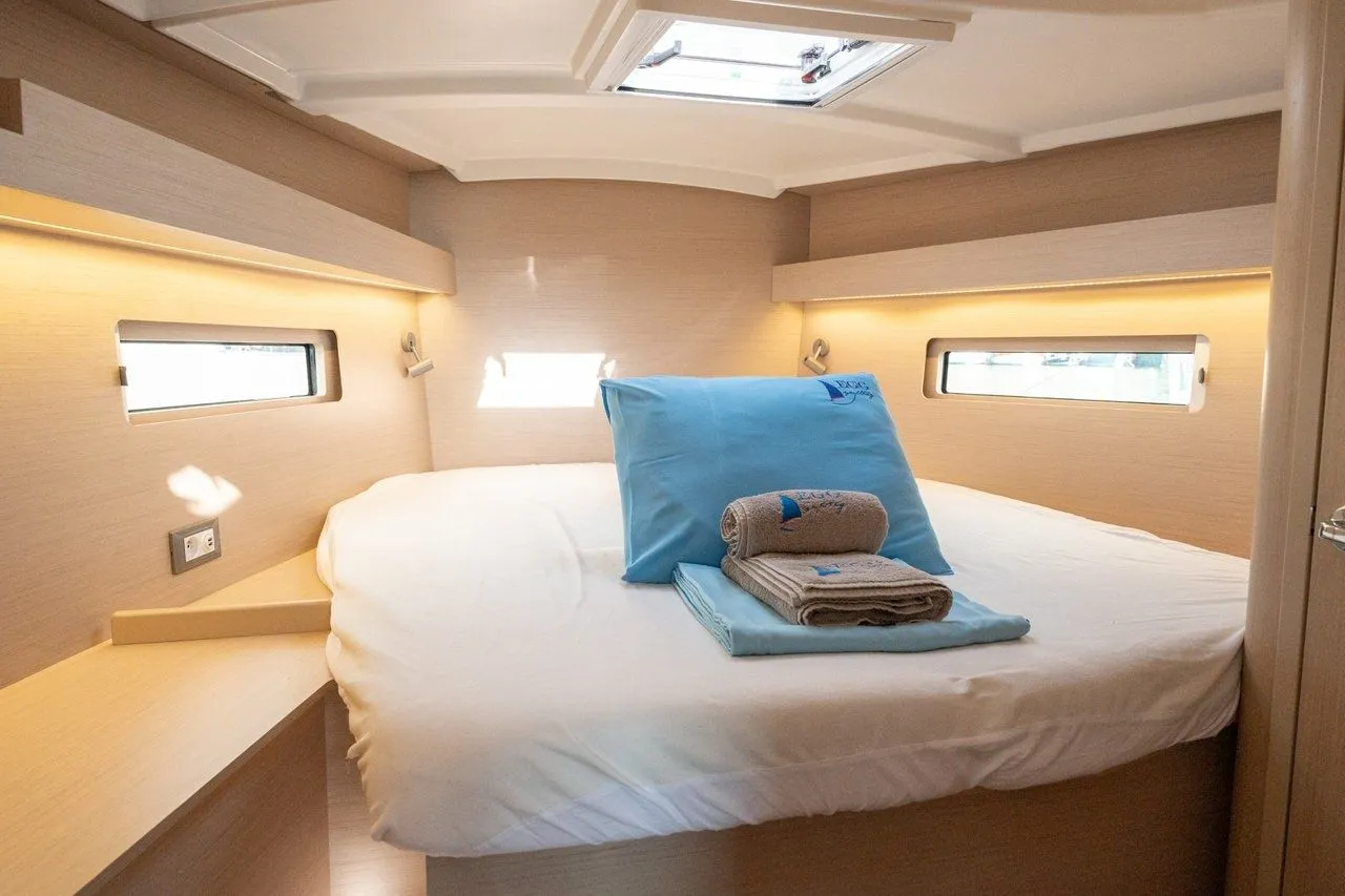 Champagne Charter Boat