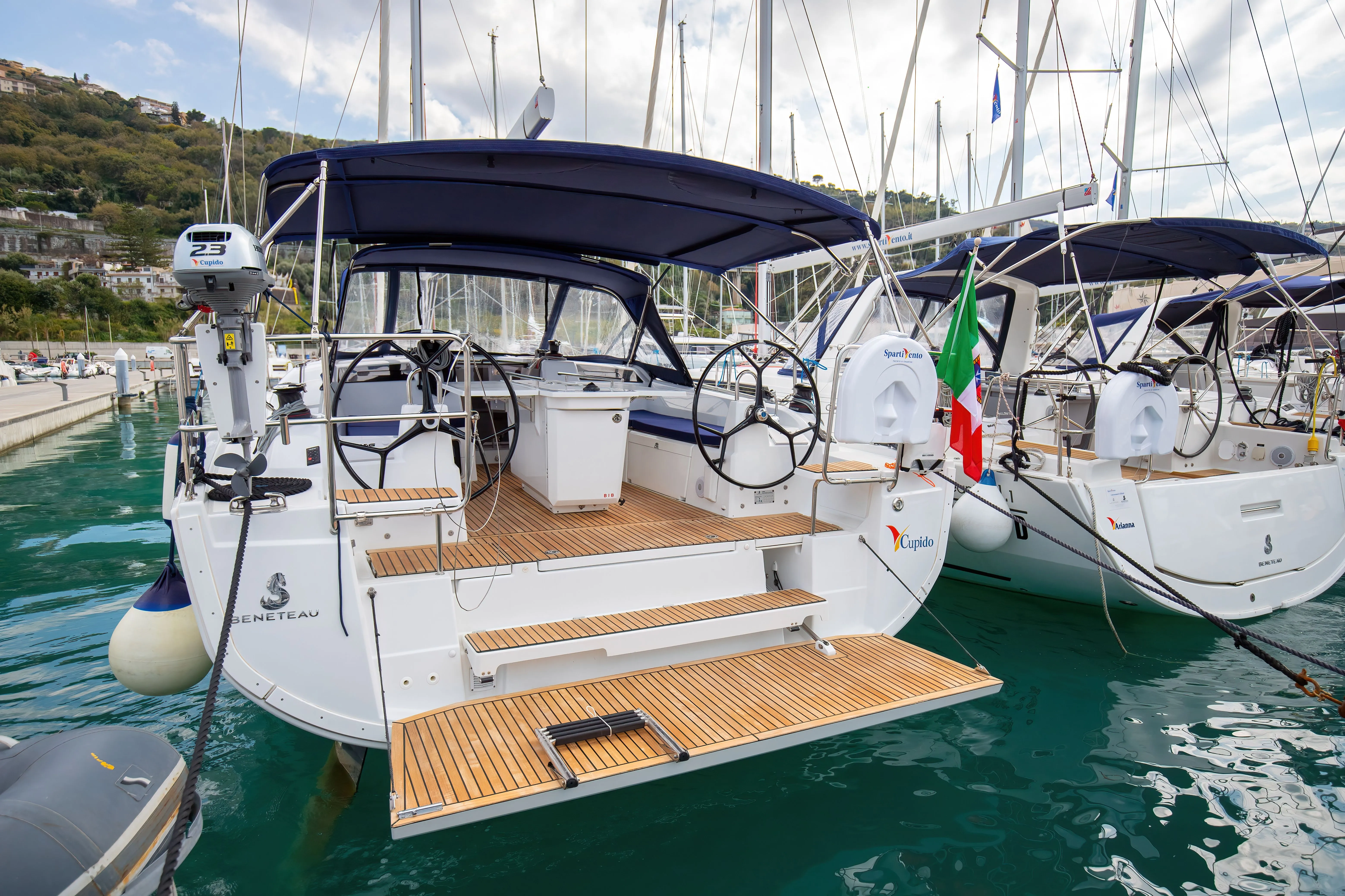 Cupido Charter Boat