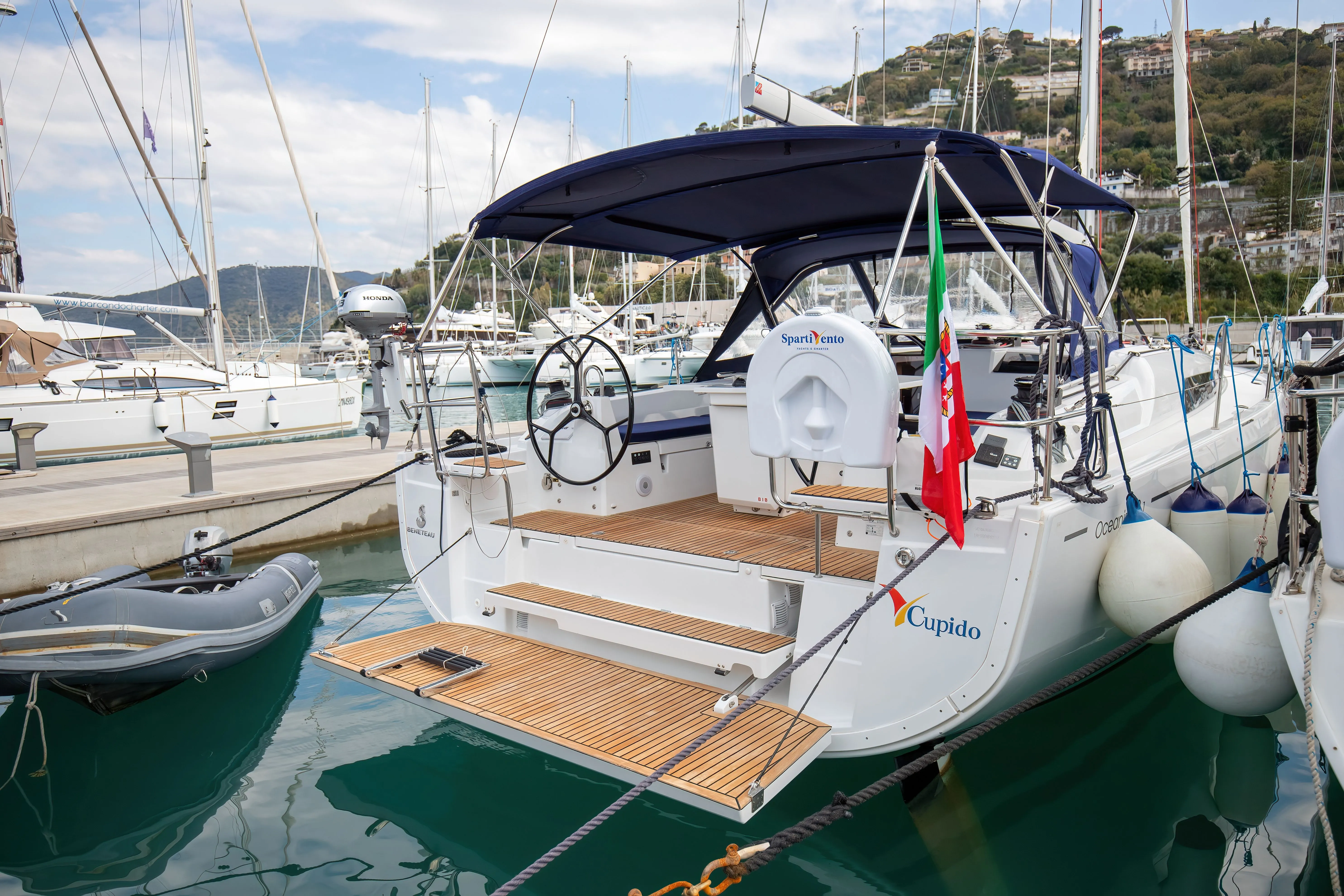 Rent a 12.43m Sailing Yacht Beneteau Oceanis 40.1 in Furnari