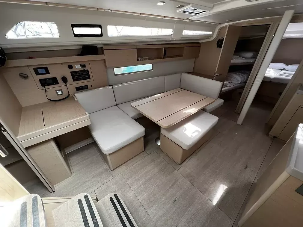Charter a 12.43m Sailing Yacht in Sukosan