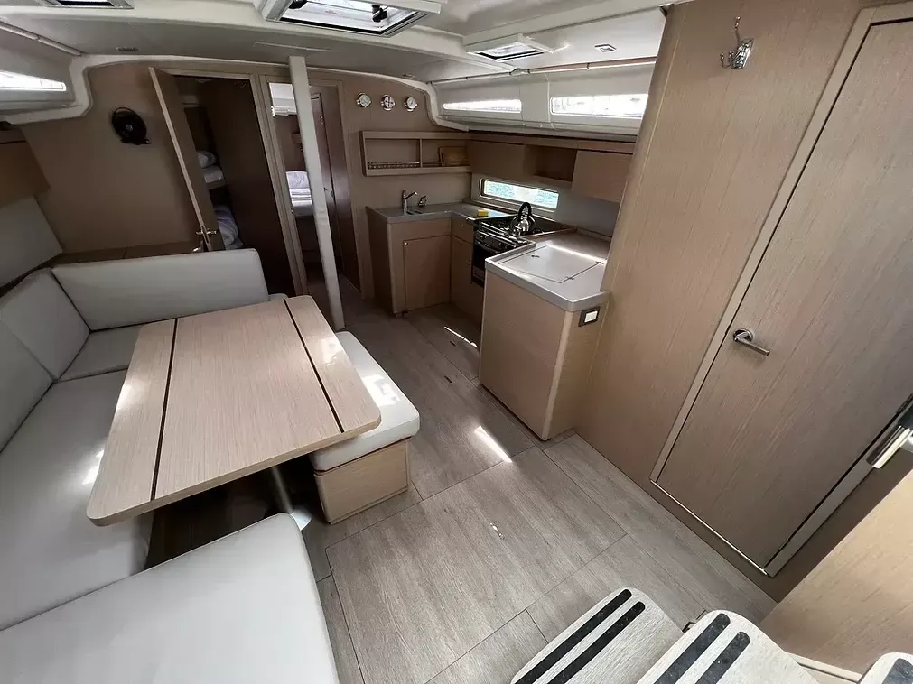 Elizabeth Charter Boat