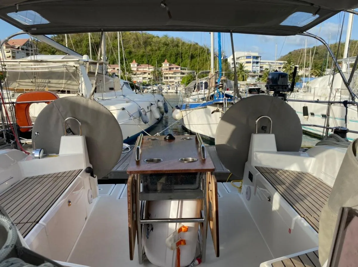 Explore Le Marin on a 12.87m Beneteau Oceanis 40.1 Sailing Yacht Rental