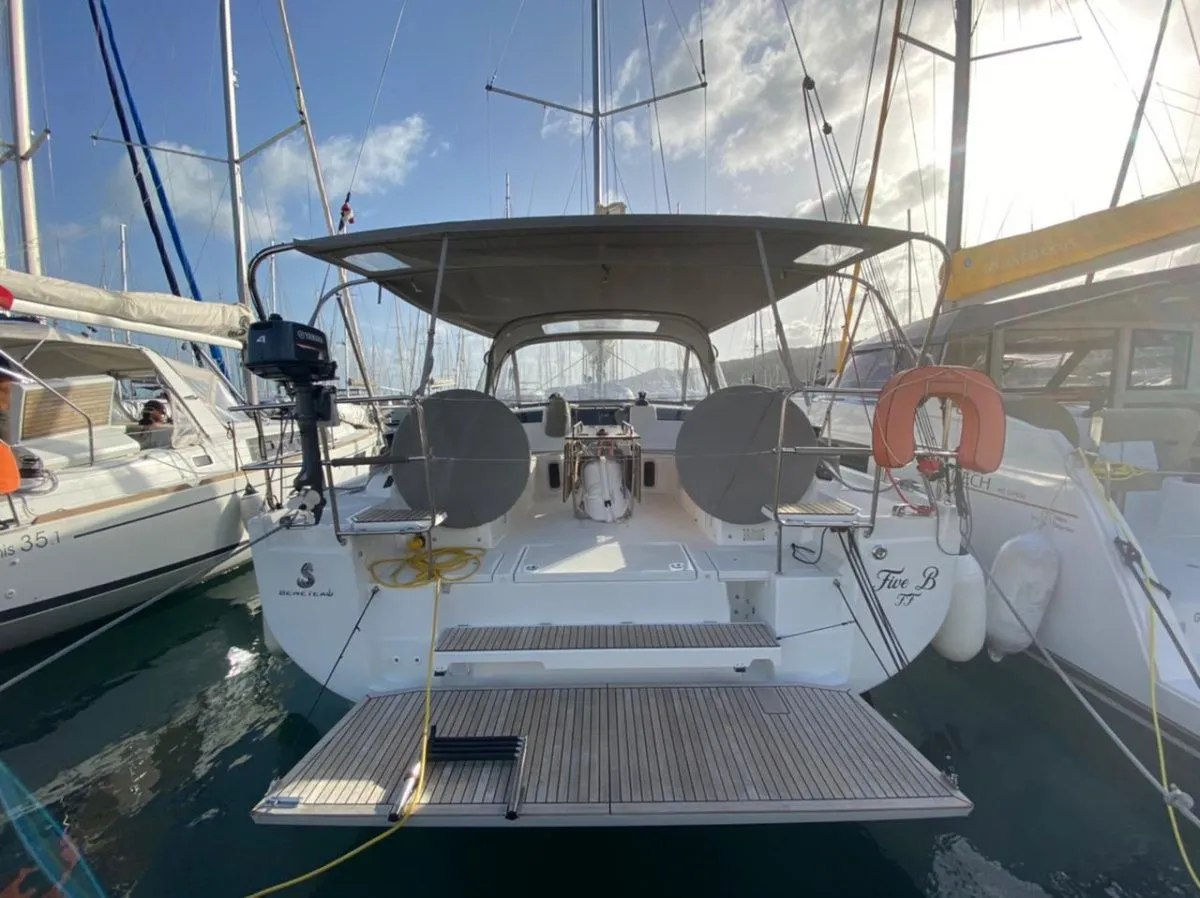 Explore Le Marin on a 12.87m Beneteau Oceanis 40.1 Sailing Yacht Rental