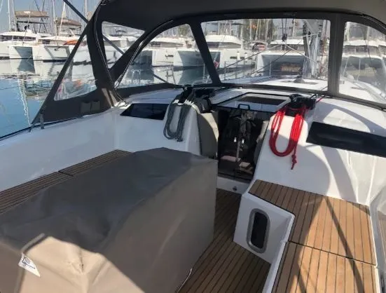 KOS 40.4 Charter Boat - 3