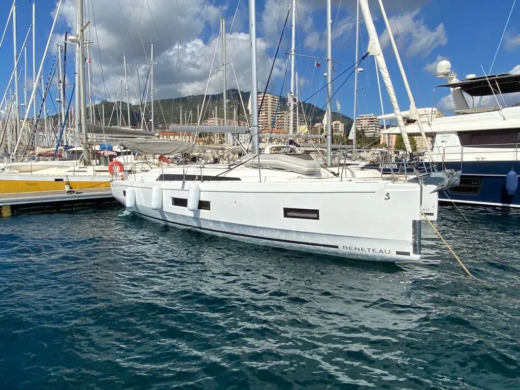 Charter a 12.87m Sailing Yacht in Ajaccio