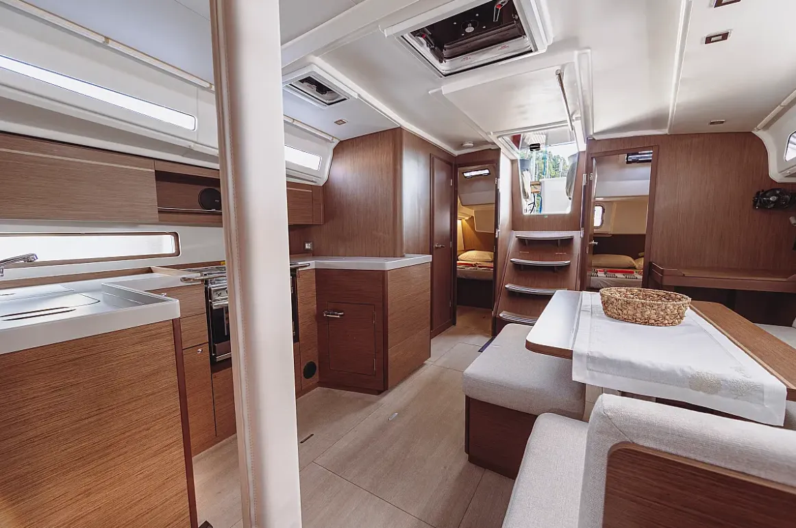 Чартер Miro - 5