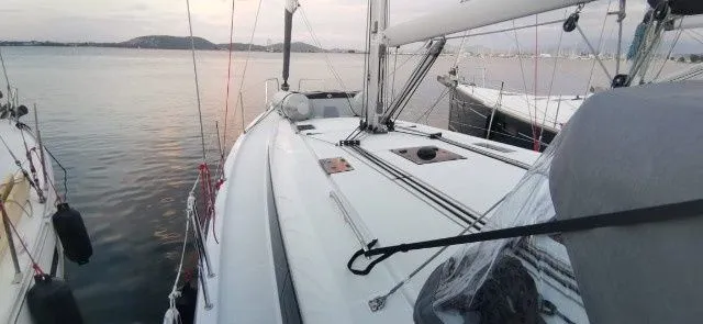 Niovi Charter Boat