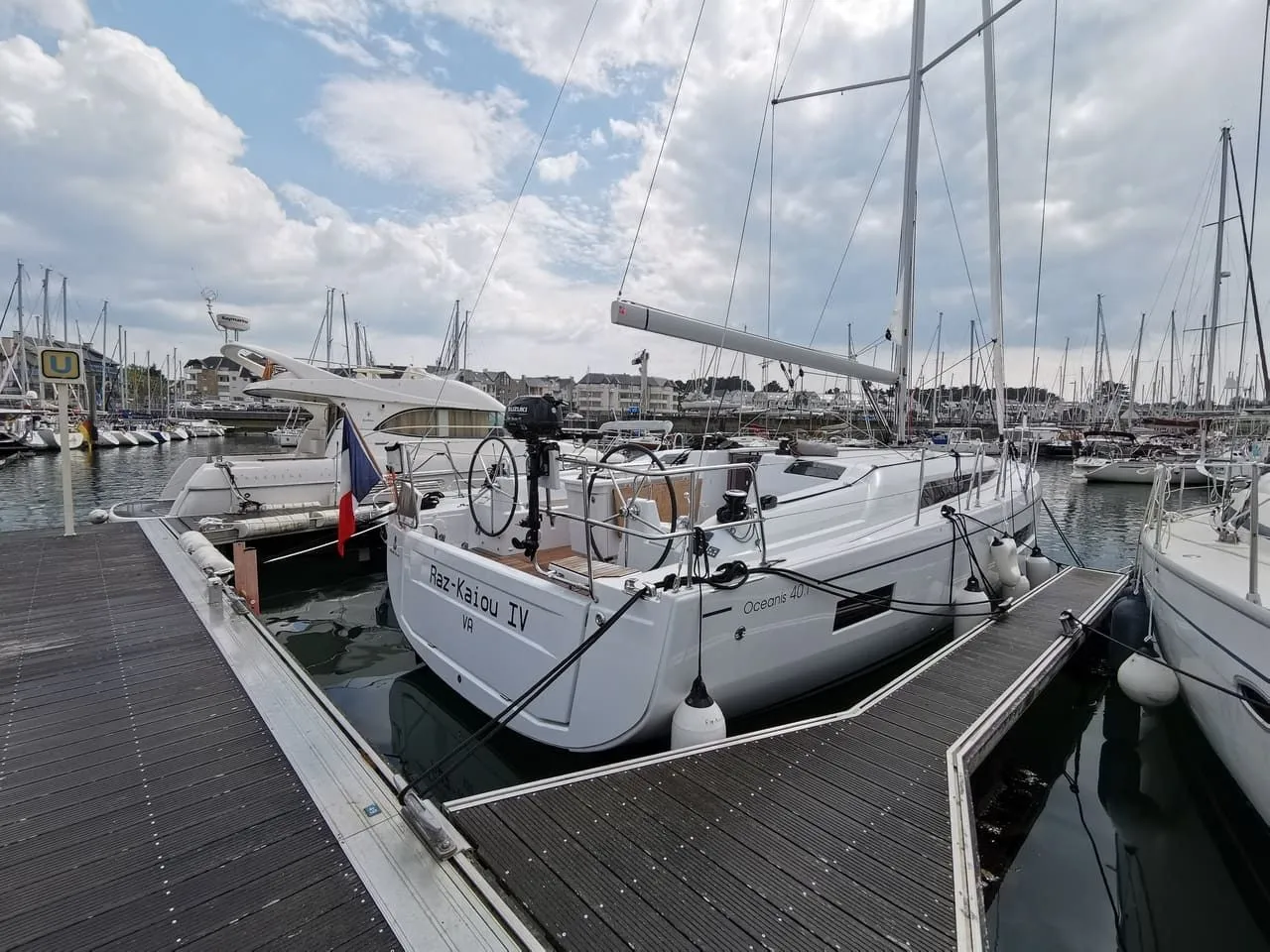 Raz Kaiou Charter Boat - 3