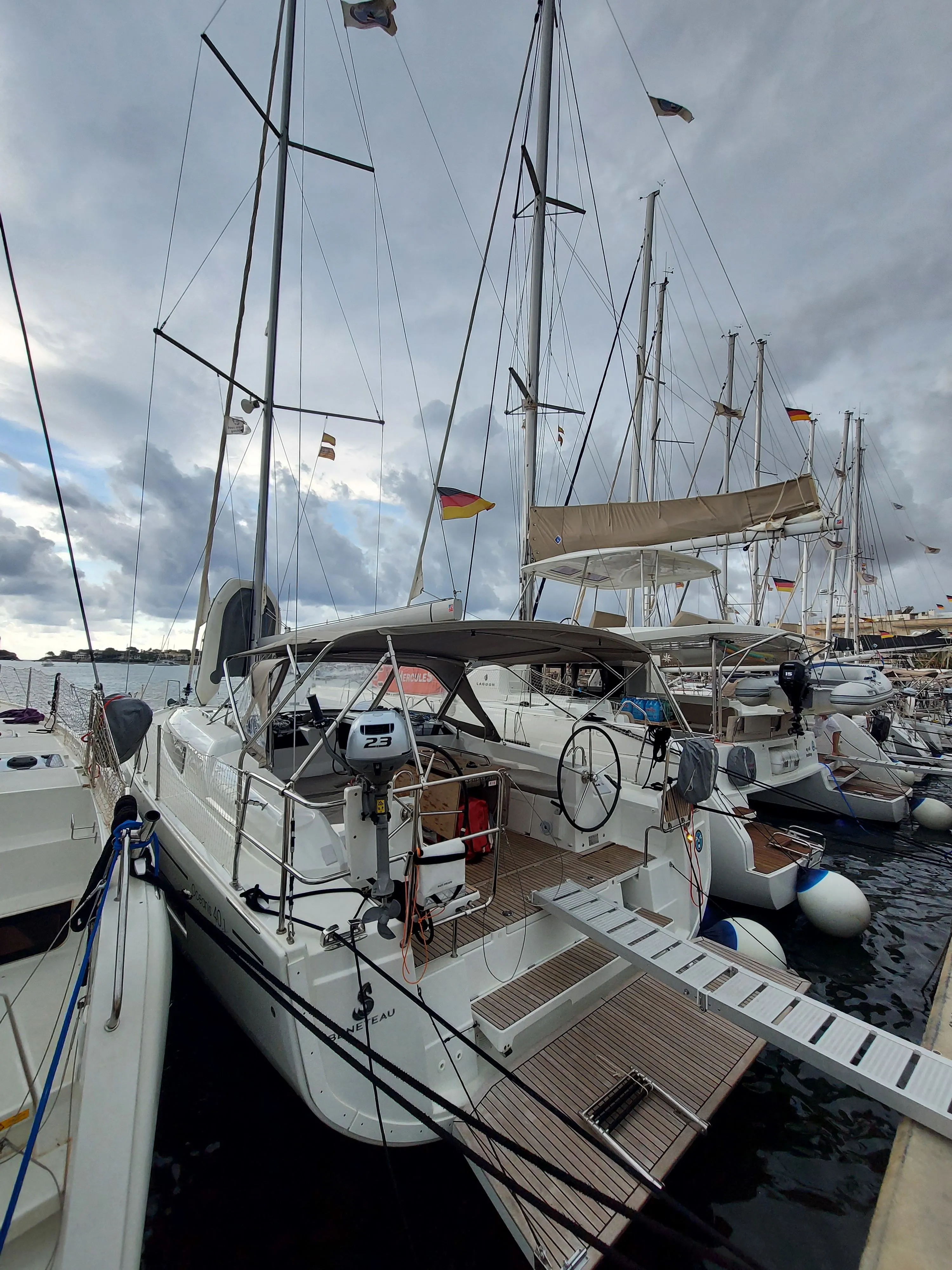Charter a 12.87m Sailing Yacht in Portocolom