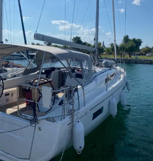 Чартер Svoura - 3