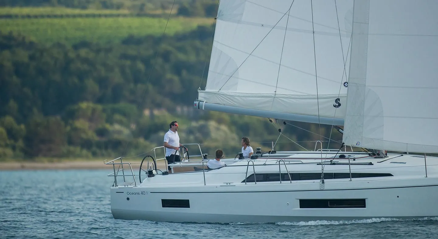 Vaoli Charter Boat