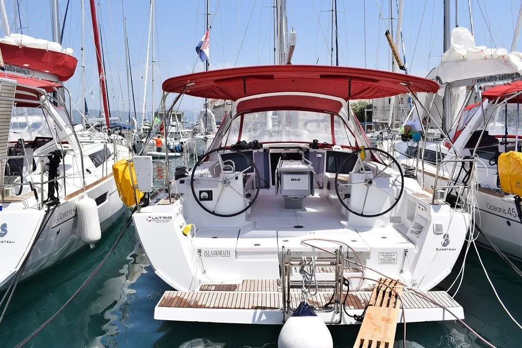 Boot - Explore Split on a 12.38m Rental Sailing Yacht Beneteau Oceanis 41