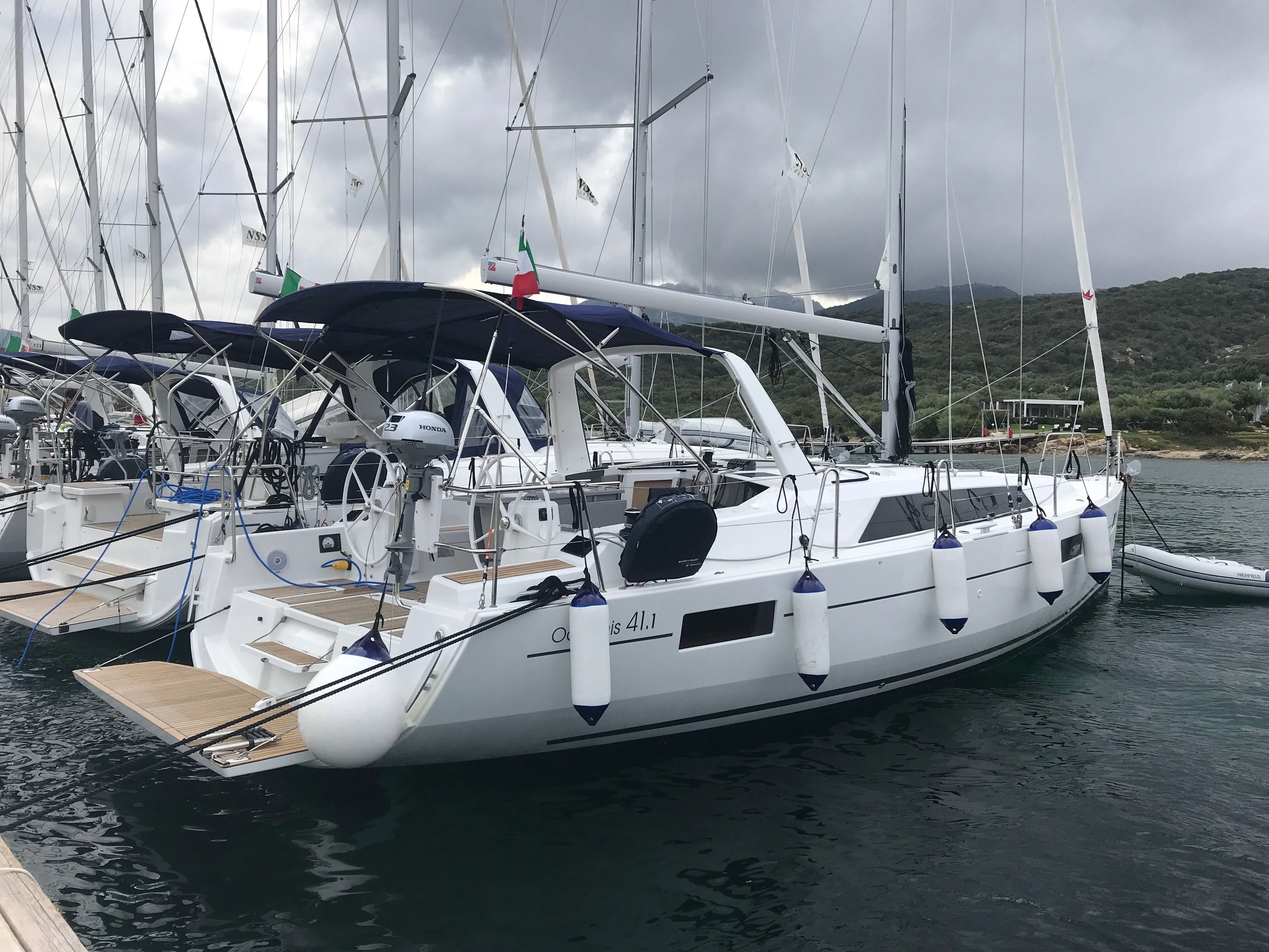 Charter a 12.43m Boat in Salerno