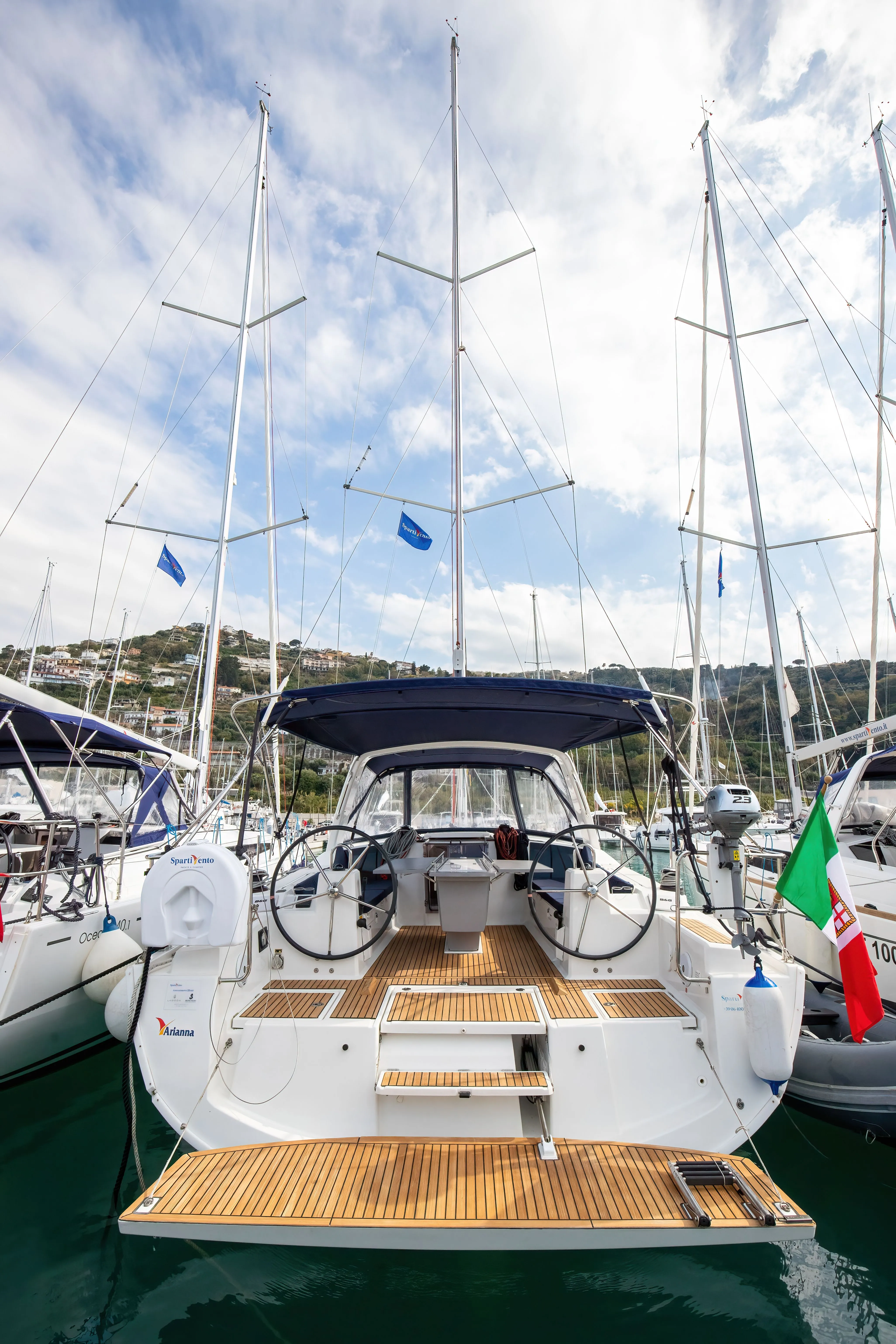 Arianna Charterboot - 5