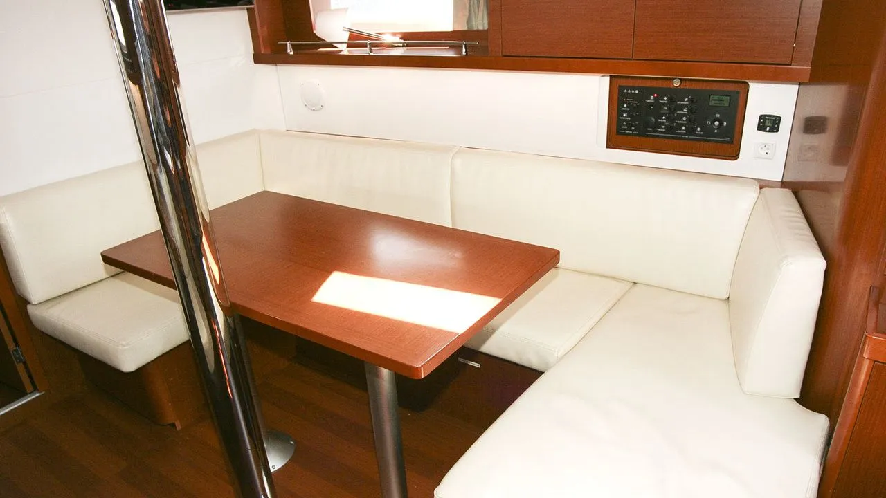 Rent a 12.43m Beneteau Oceanis 41.1 in Punat