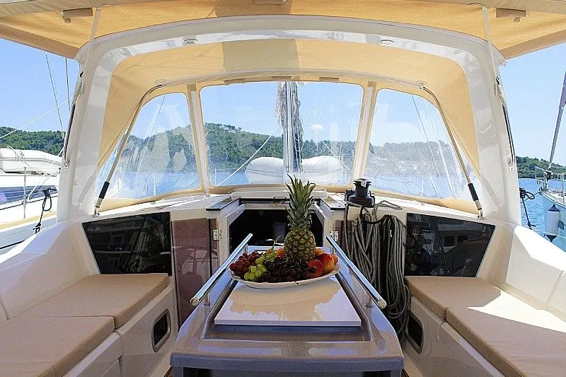 Diamanti 2 Charter Boat