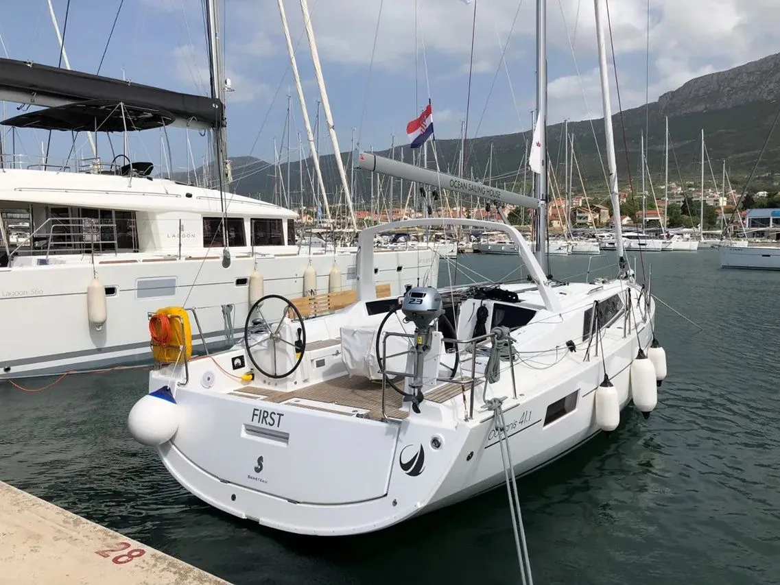 Boot - Charter a 12.43m Beneteau Oceanis 41.1 Sailing Yacht in Rogoznica