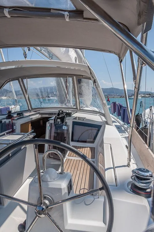 Чартер Kostis - 5