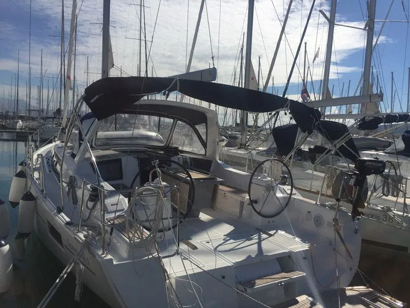 12.43m Medulin Beneteau Oceanis 41.1 Hire