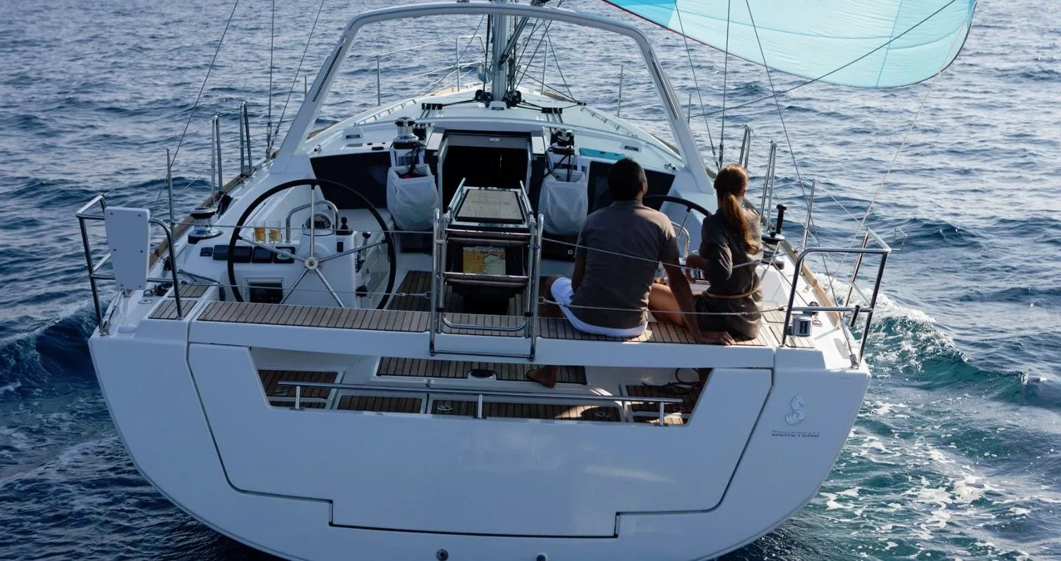 Explore Uturoa on a 12.43m 3 Cabin Sailing Yacht Rental