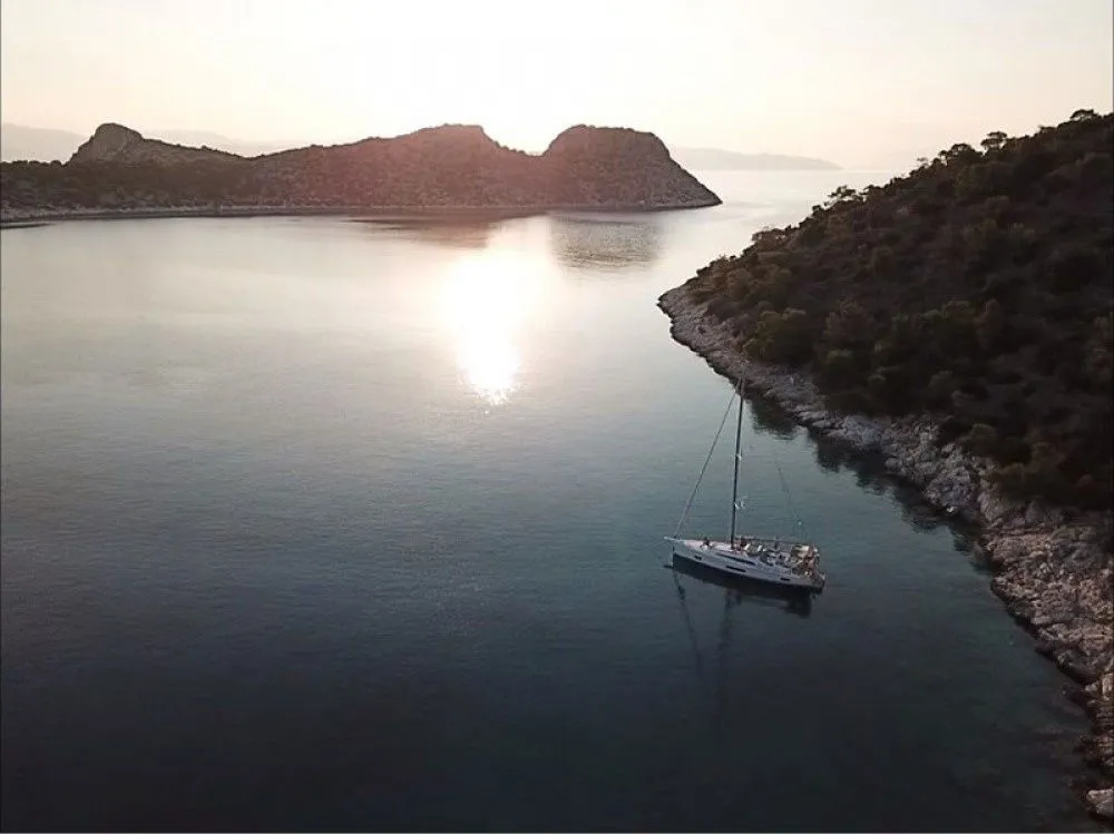 Charter a 12.43m Beneteau Oceanis 41.1 Sailing Yacht in Propriano