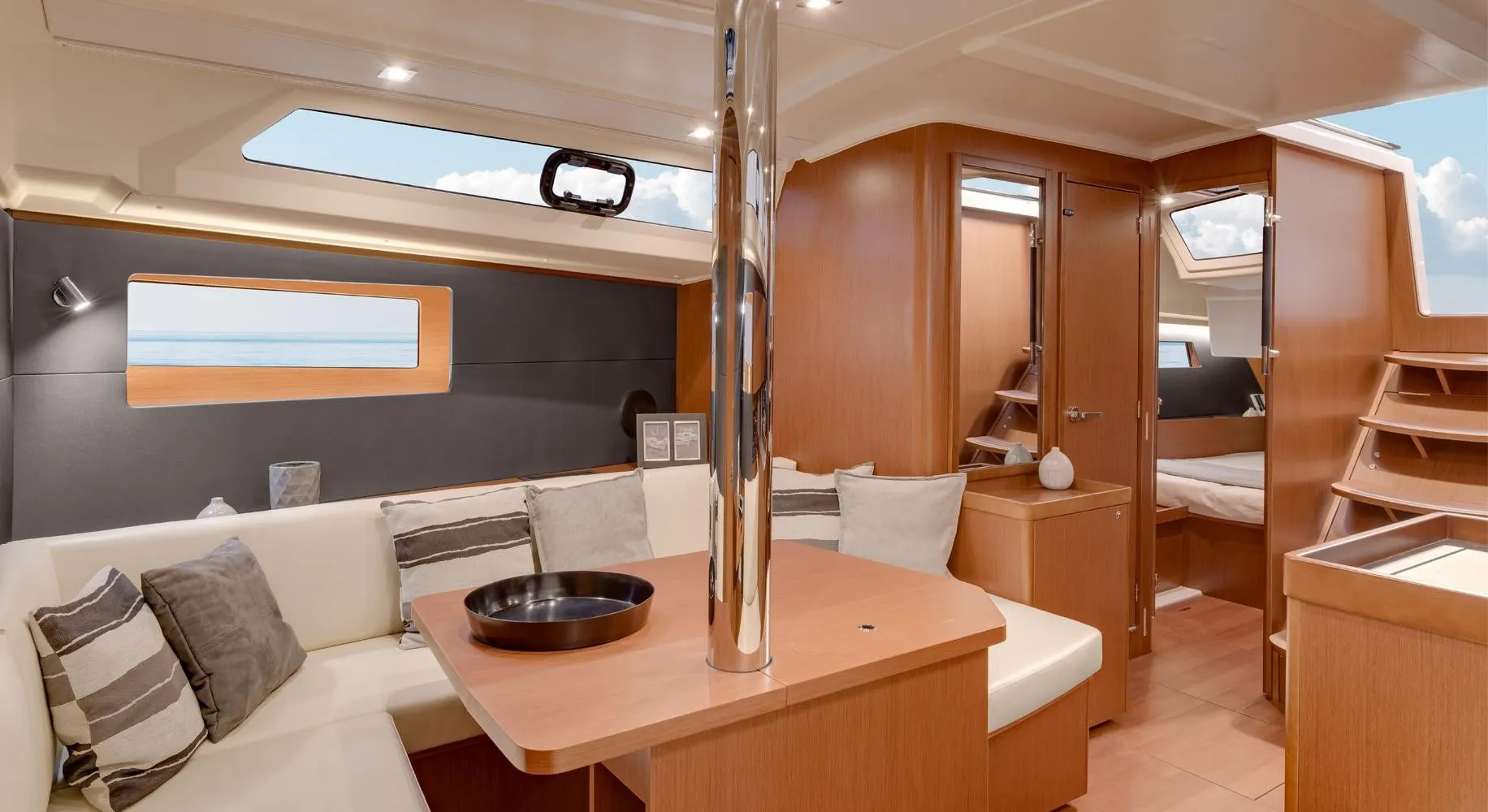 Rent a 12.43m Beneteau Oceanis 41.1 in La Paz