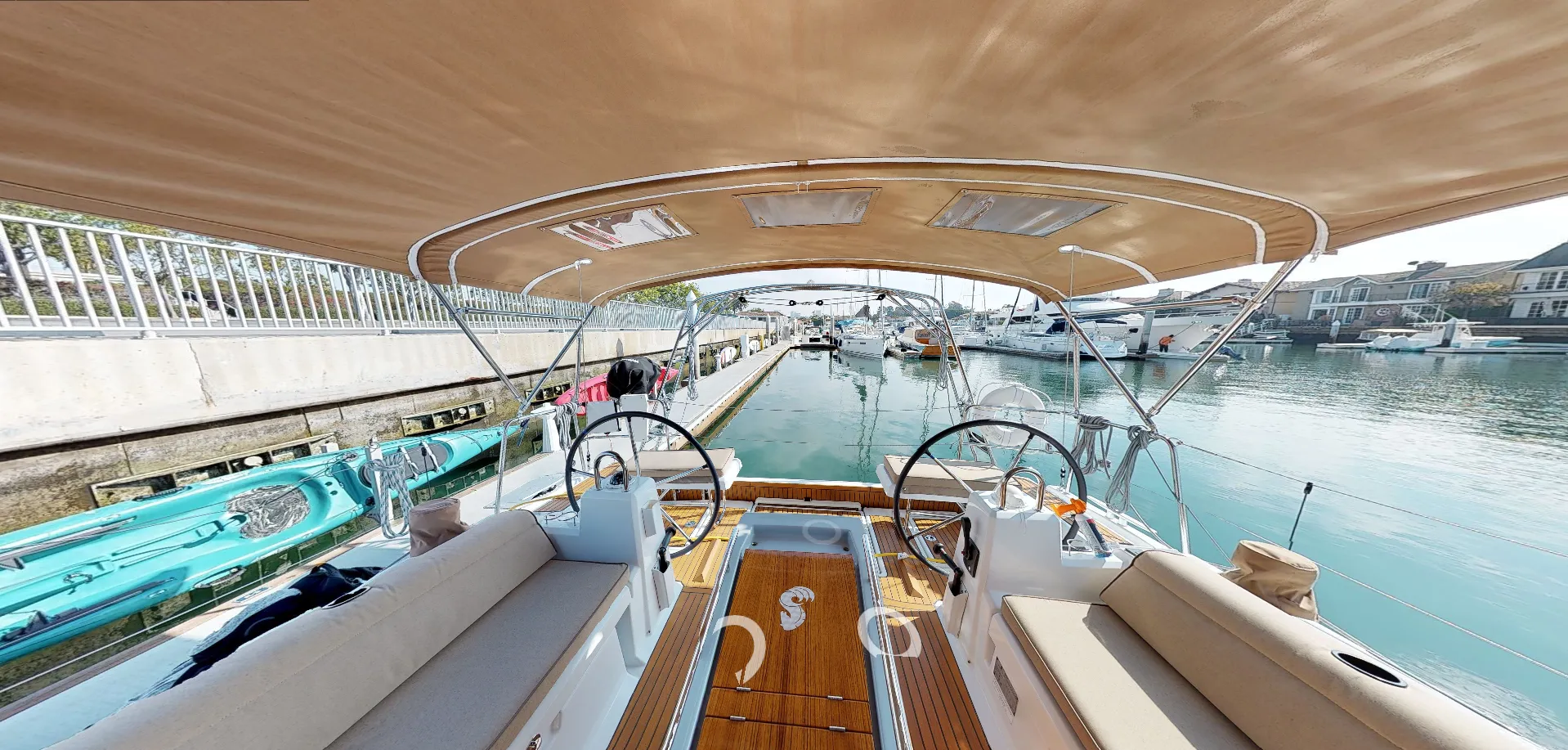 Charter a 11.5m Boat in Los Angeles