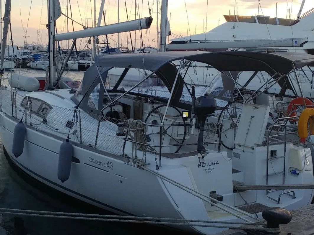 Rent a 13m Sailing Yacht Beneteau Oceanis 43 in Elefsina