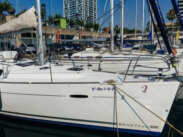 Charter a 13.13m Sailing Yacht in Barcelona