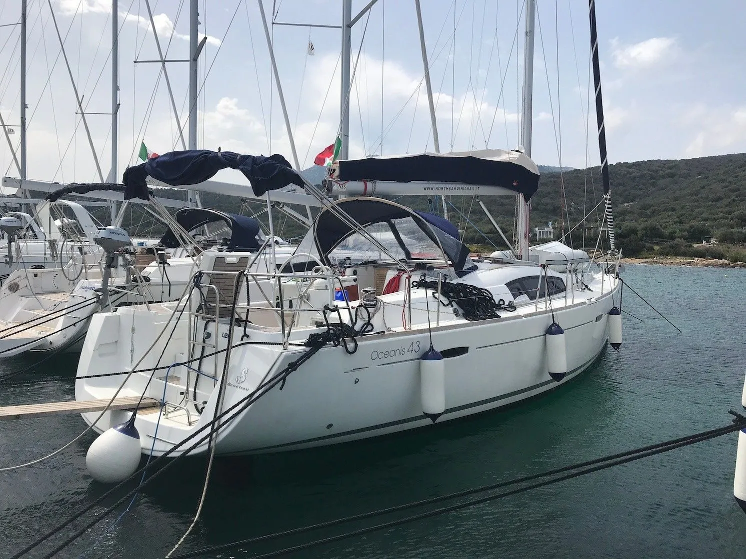 Boat - Charter a 13.13m Sailing Yacht Beneteau Oceanis 43 in Porto Rotondo