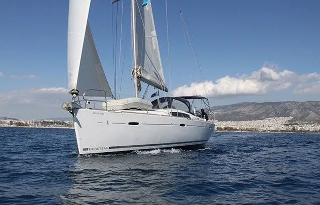 13.2m Athens Sailing Yacht Beneteau Oceanis 43 Hire