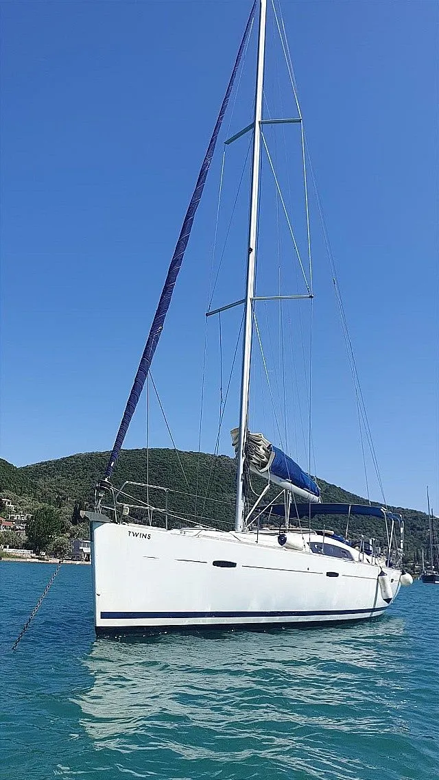 Explore Lefkada on a 13.13m Rental Sailing Yacht Beneteau Oceanis 43